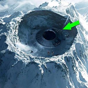 Nave gigante extraterrestre encontrada en la Antartida
